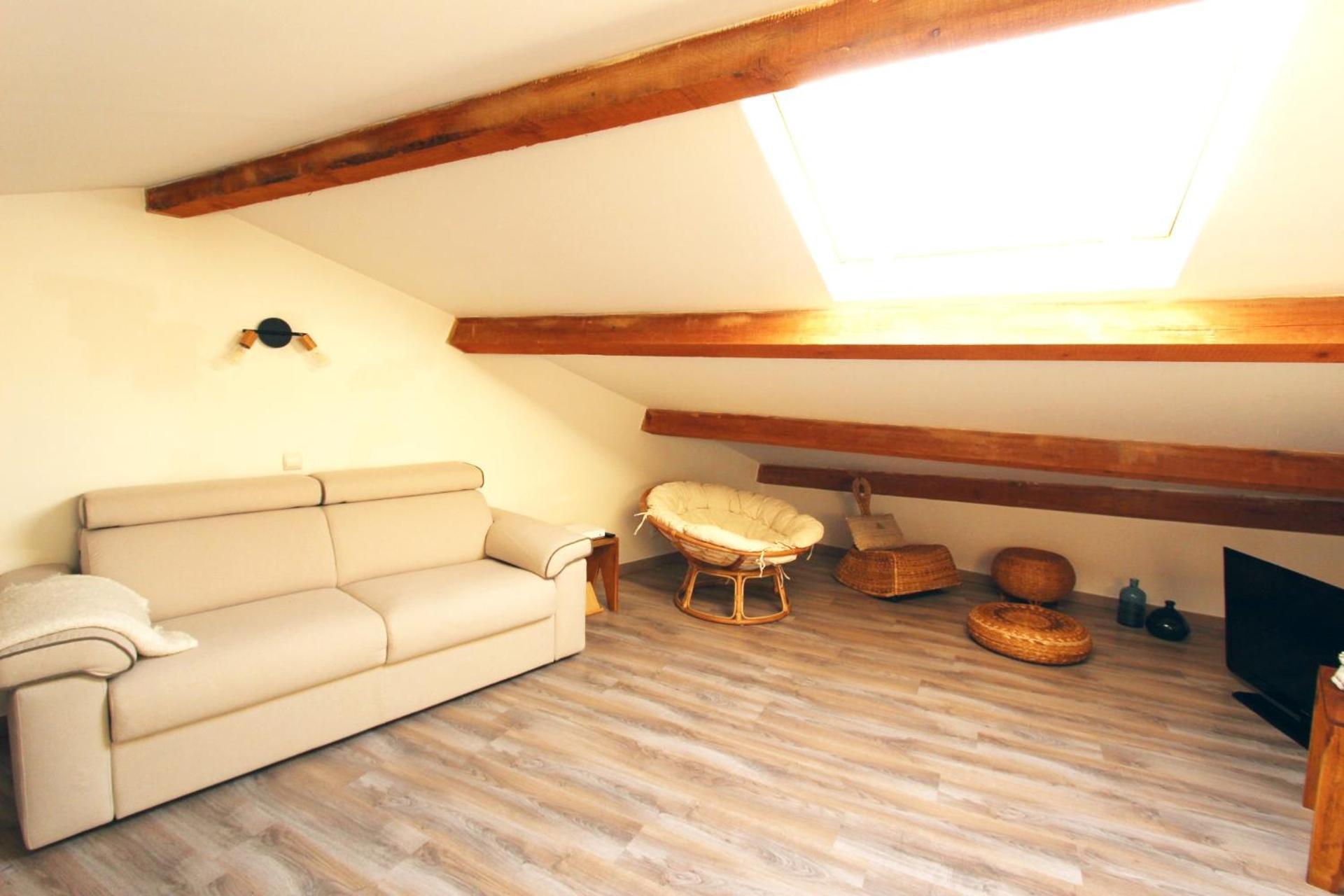 Joli Avec Balcon Au Coeur De Forcalquier