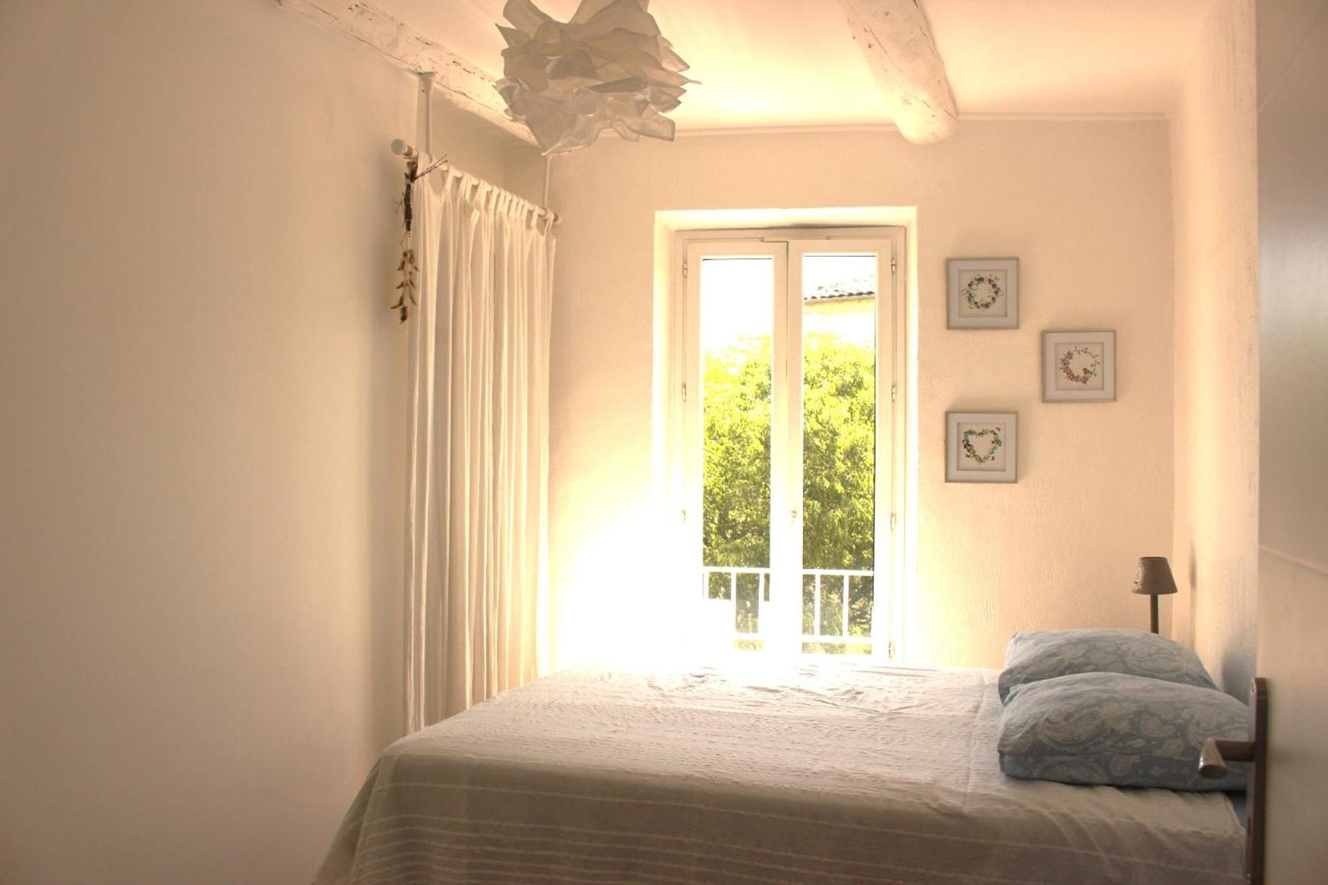 Joli Avec Balcon Au Coeur De *