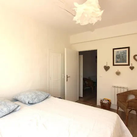 Joli Appartement Avec Balcon Au Coeur De Forcalquier Exterior photo