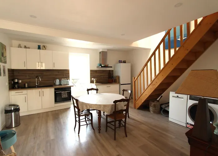 Joli Appartement Avec Balcon Au Coeur De Forcalquier